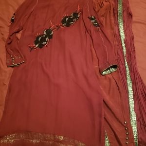 Red kameez